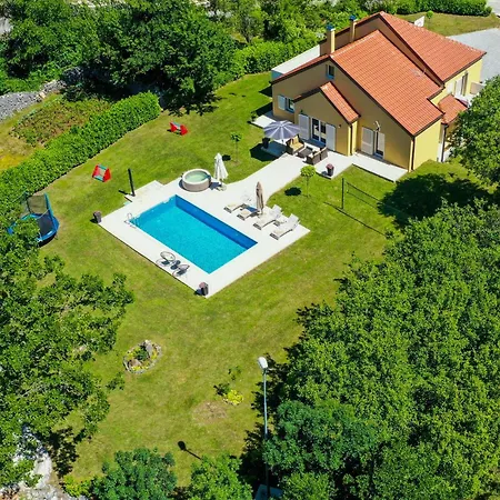 Holiday home In Vinjani Gornji With Kitchen