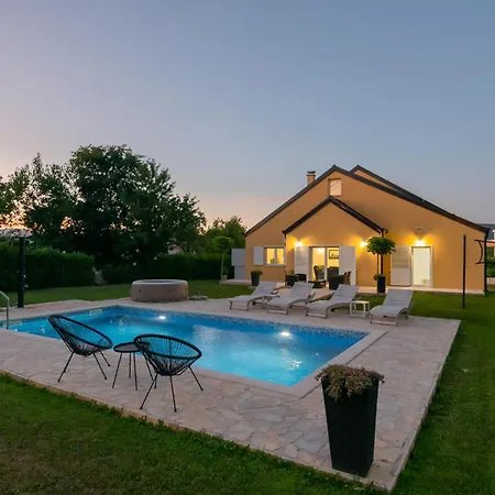 Holiday home In Vinjani Gornji With Kitchen Nenadici
