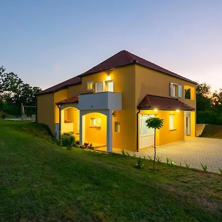 In Vinjani Gornji With Kitchen Holiday home