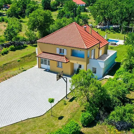 In Vinjani Gornji With Kitchen Holiday home *